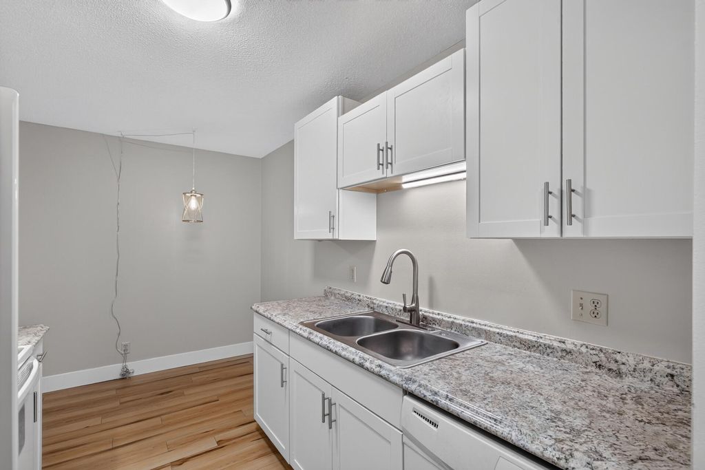 135 Viking Drive E 308, Little Canada, MN 55117 — photo 2