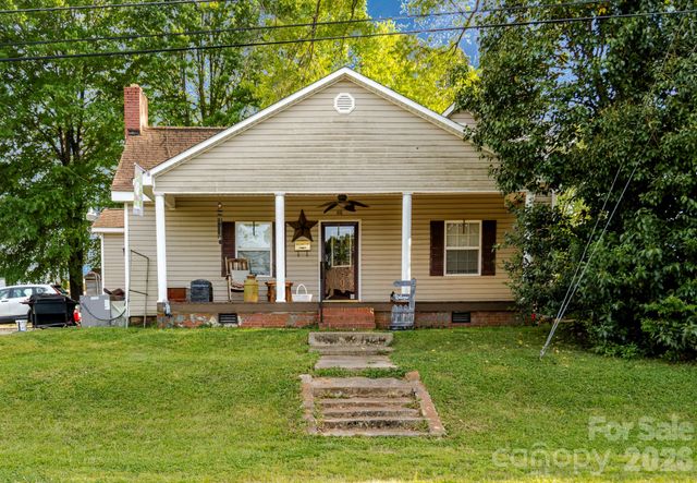 416 E Washington Avenue, Bessemer City, NC 28016
