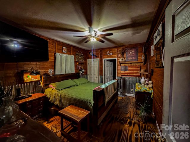 416 E Washington Avenue, Bessemer City, NC 28016