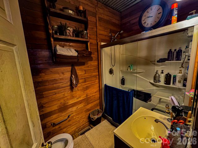 416 E Washington Avenue, Bessemer City, NC 28016