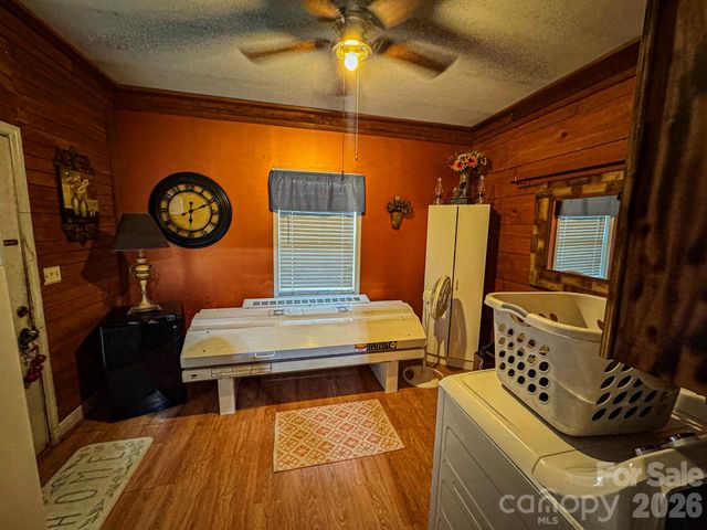 416 E Washington Avenue, Bessemer City, NC 28016