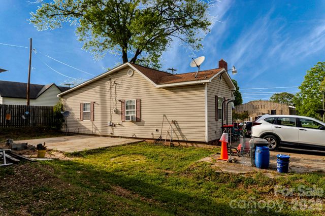 416 E Washington Avenue, Bessemer City, NC 28016