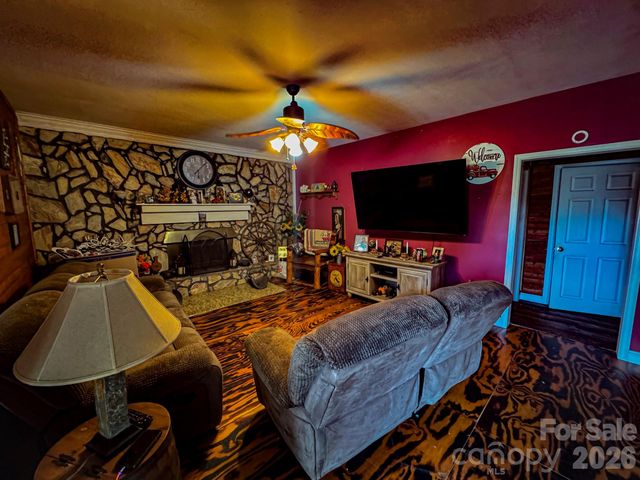 416 E Washington Avenue, Bessemer City, NC 28016