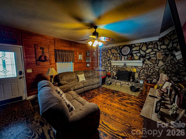 416 E Washington Avenue, Bessemer City, NC 28016