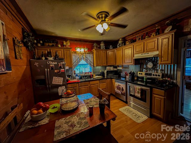 416 E Washington Avenue, Bessemer City, NC 28016