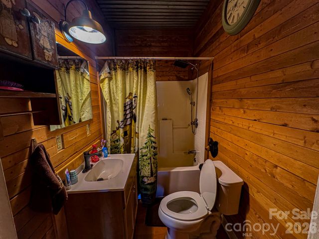 416 E Washington Avenue, Bessemer City, NC 28016
