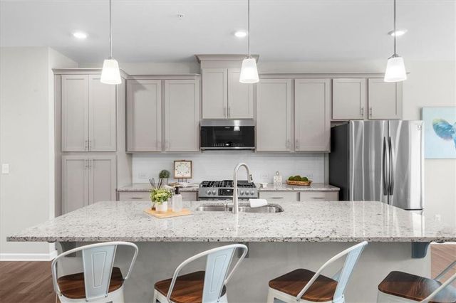 324 Commons Avenue, Woodstock, GA 30188