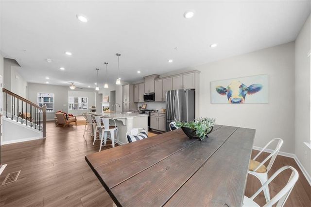 324 Commons Avenue, Woodstock, GA 30188