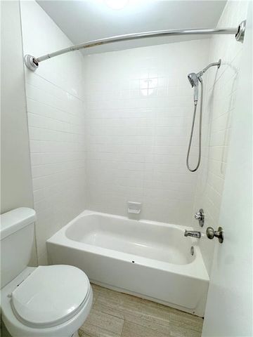 5900 Grelot Road 504, Mobile, AL 36609