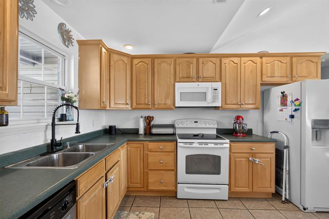 2 LEXIBELLE DR, Columbia, MO 65201