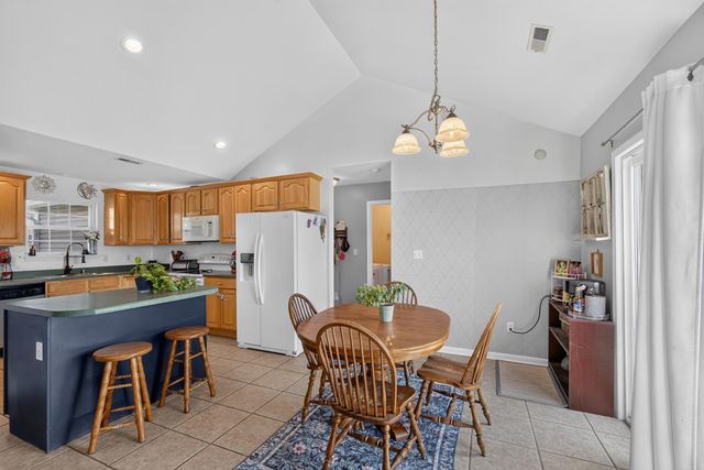 2 LEXIBELLE DR, Columbia, MO 65201