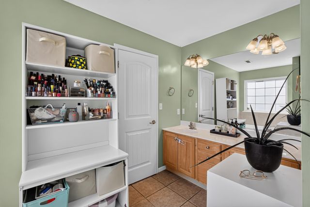 2 LEXIBELLE DR, Columbia, MO 65201