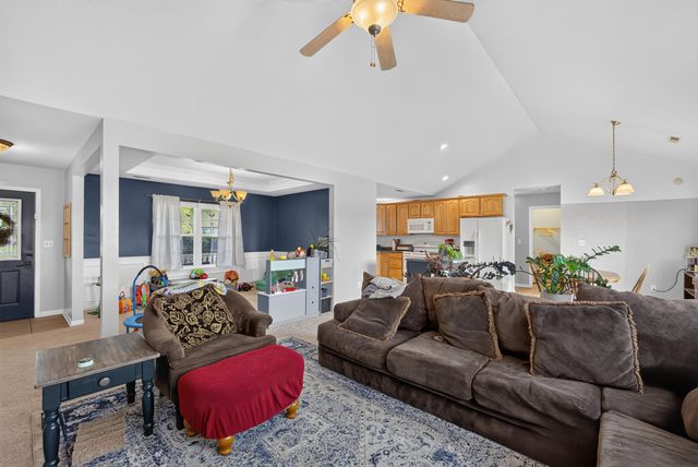 2 LEXIBELLE DR, Columbia, MO 65201