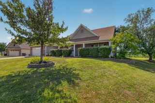 2 LEXIBELLE DR, Columbia, MO 65201
