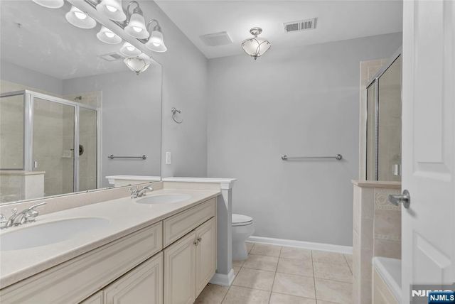 40 Lydia Drive, Guttenberg, NJ 07093