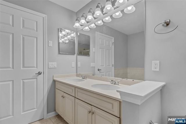 40 Lydia Drive, Guttenberg, NJ 07093