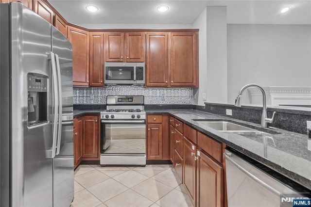 40 Lydia Drive, Guttenberg, NJ 07093