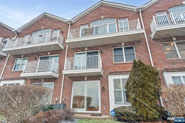 40 Lydia Drive, Guttenberg, NJ 07093