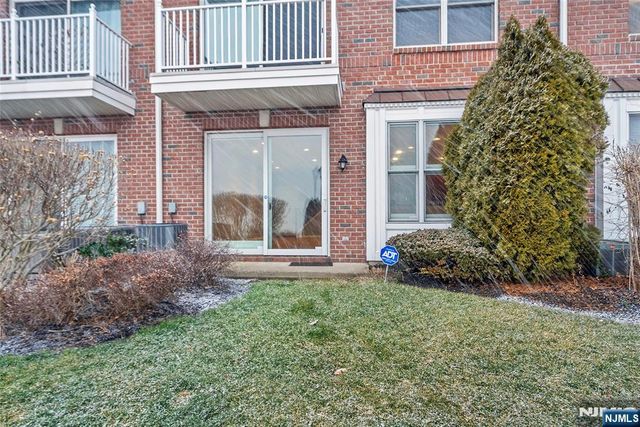 40 Lydia Drive, Guttenberg, NJ 07093