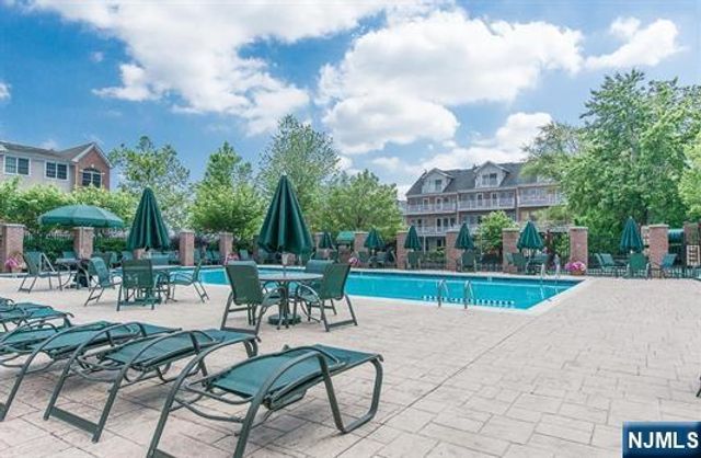 40 Lydia Drive, Guttenberg, NJ 07093