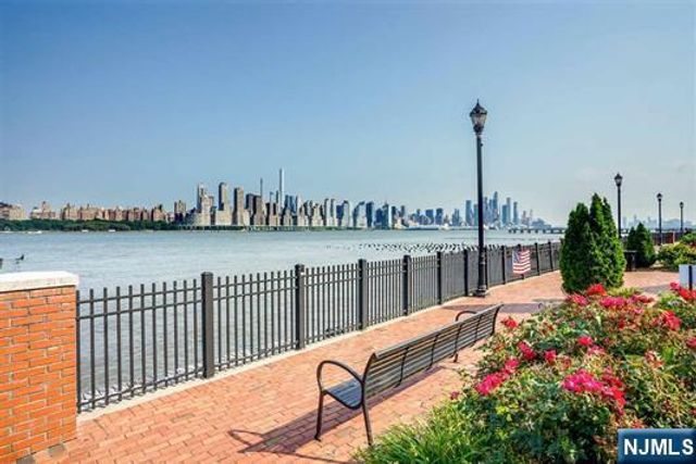 40 Lydia Drive, Guttenberg, NJ 07093