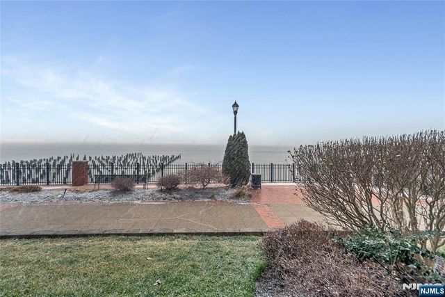 40 Lydia Drive, Guttenberg, NJ 07093