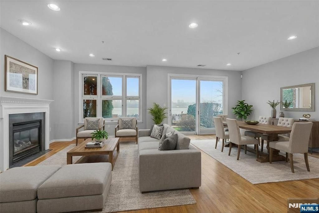 40 Lydia Drive, Guttenberg, NJ 07093