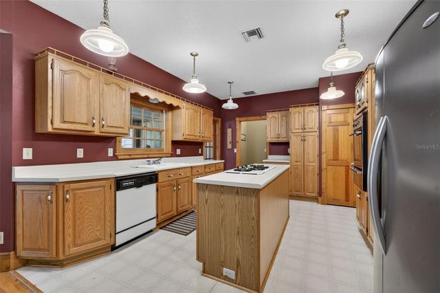 20621 SHADY OAK LANE, Eustis, FL 32736