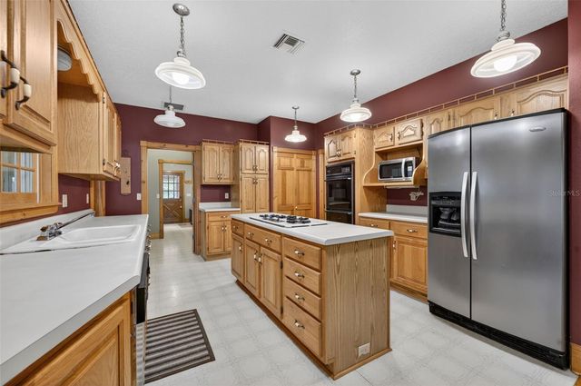 20621 SHADY OAK LANE, Eustis, FL 32736