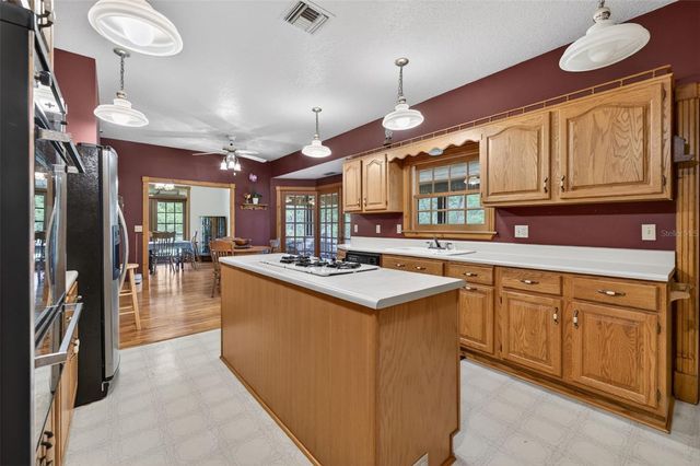 20621 SHADY OAK LANE, Eustis, FL 32736