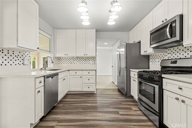 41899 Humber, Temecula, CA 92591
