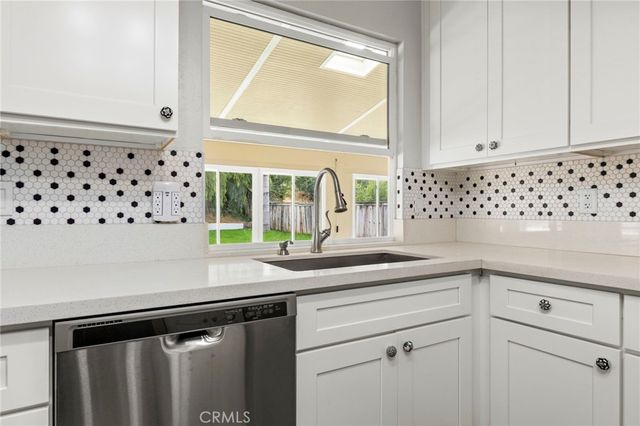 41899 Humber, Temecula, CA 92591