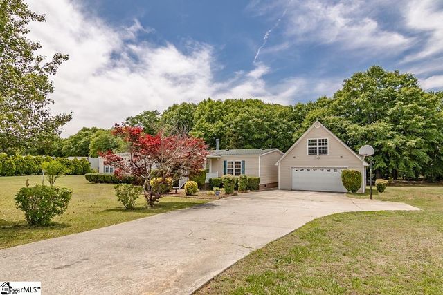1597 Sexton Gin Road, Starr, SC 29684