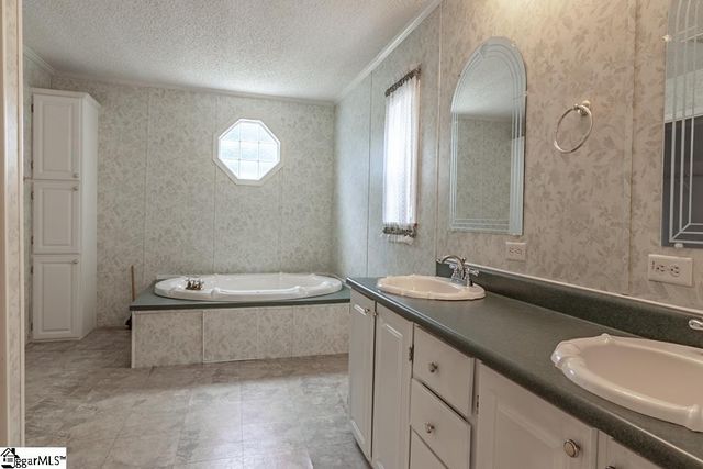 1597 Sexton Gin Road, Starr, SC 29684
