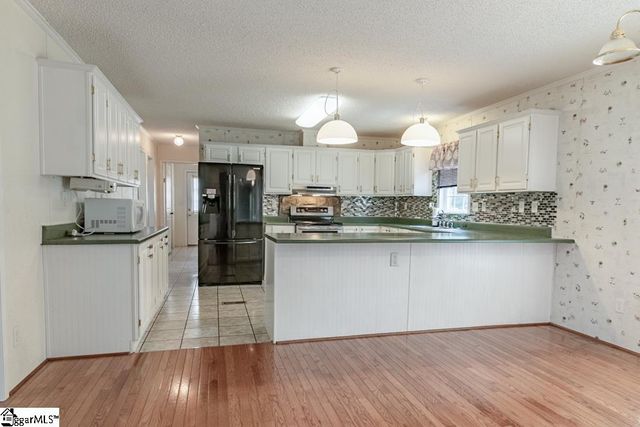 1597 Sexton Gin Road, Starr, SC 29684