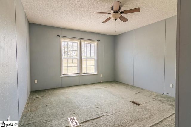 1597 Sexton Gin Road, Starr, SC 29684