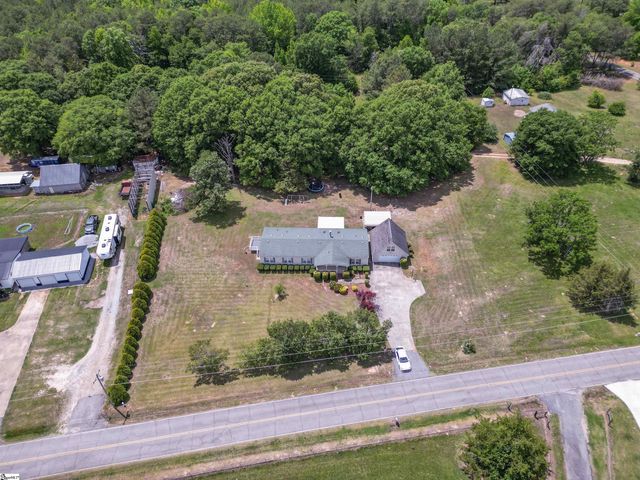 1597 Sexton Gin Road, Starr, SC 29684