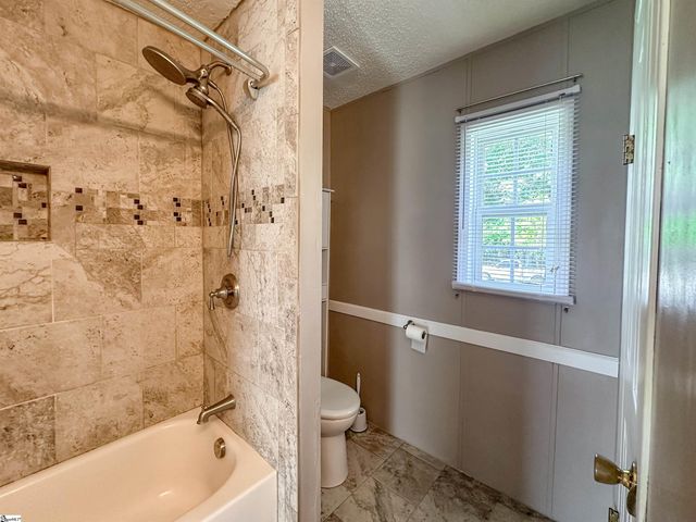 1597 Sexton Gin Road, Starr, SC 29684