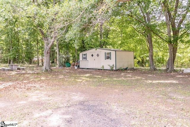 1597 Sexton Gin Road, Starr, SC 29684