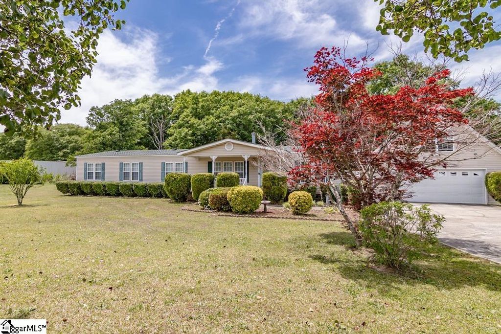 1597 Sexton Gin Road, Starr, SC 29684