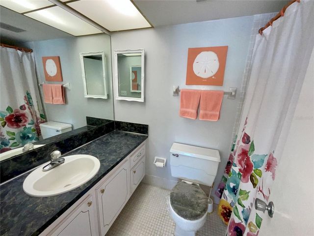 4650 COVE CIRCLE UNIT 311, St Petersburg, FL 33708