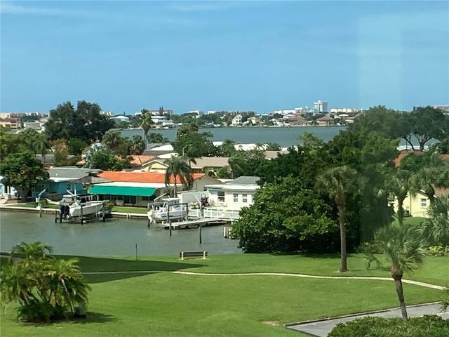 4650 COVE CIRCLE UNIT 311, St Petersburg, FL 33708
