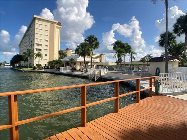 4650 COVE CIRCLE UNIT 311, St Petersburg, FL 33708