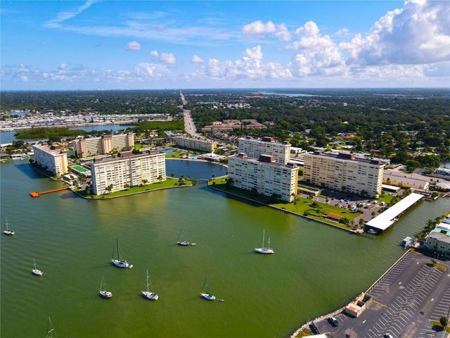 4650 COVE CIRCLE UNIT 311, St Petersburg, FL 33708