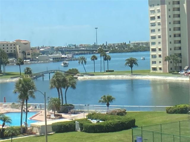 4650 COVE CIRCLE UNIT 311, St Petersburg, FL 33708