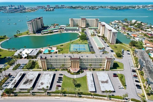4650 COVE CIRCLE UNIT 311, St Petersburg, FL 33708