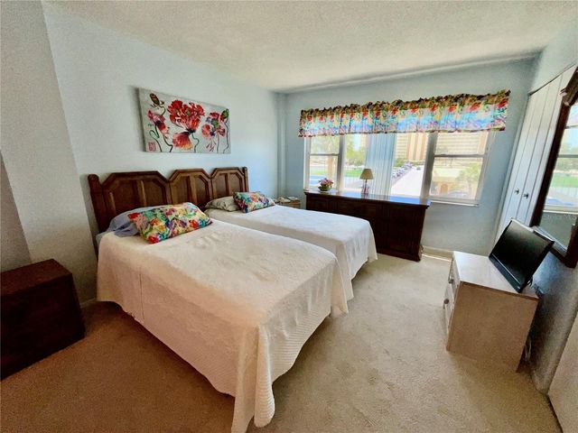 4650 COVE CIRCLE UNIT 311, St Petersburg, FL 33708