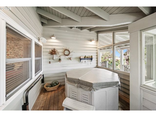 6538 Se 38TH Ave, Portland, OR 97202