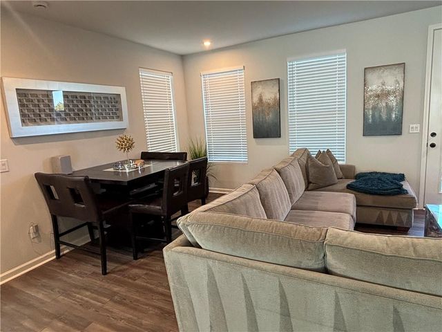 1399 Creekside Circle NW, Atlanta, GA 30318