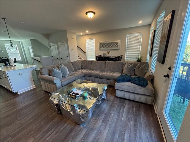 1399 Creekside Circle NW, Atlanta, GA 30318